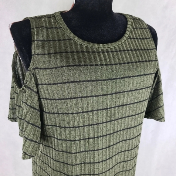 Apt. 9 Olive Cold-Shoulder Top, size M - Picture 6 of 9